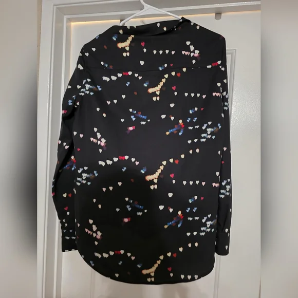 Equipment Femme Adalyn Refracted Heart Button-Down Blouse 🖤✨ MEDIUM - Picture 4 of 5